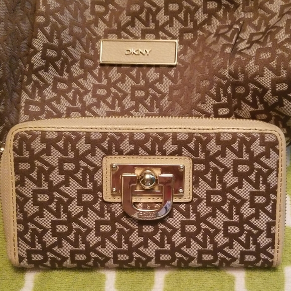 Dkny purse and wallet - Picture 4 of 5